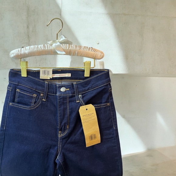Levi’s blue 724 high rise straight jeans Hyper-soft. Size: 25 x 30 - Picture 5 of 7